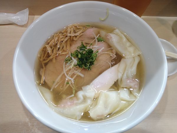 「ワンタン塩中華そば¥1100+ハートランド¥550-」@手揉み中華そば 中村の写真