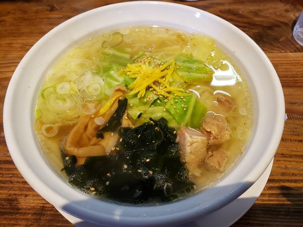 「柚子塩らぁ麺{限定}」@らぁ麺 夢のや 曲沢店の写真