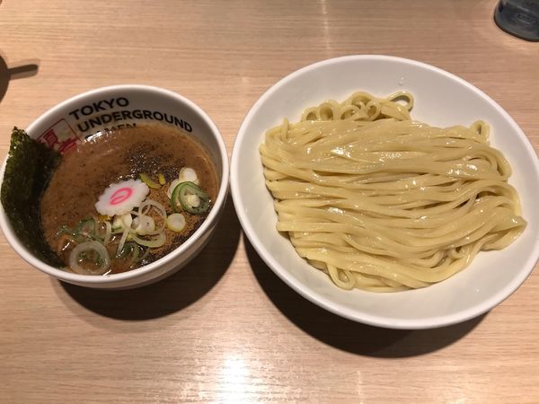 「つけ麺(濃厚)・M(300g) 880円」@TOKYO UNDER GROUND RAMEN 頑者の写真