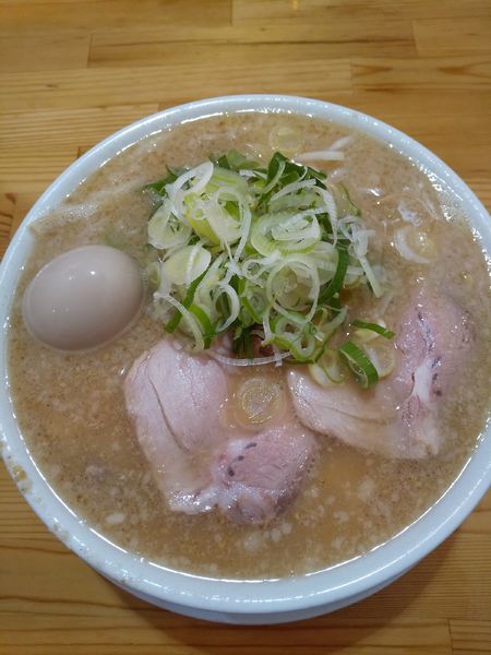 「みそらーめん（味玉付き）」@らーめん まるはちの写真