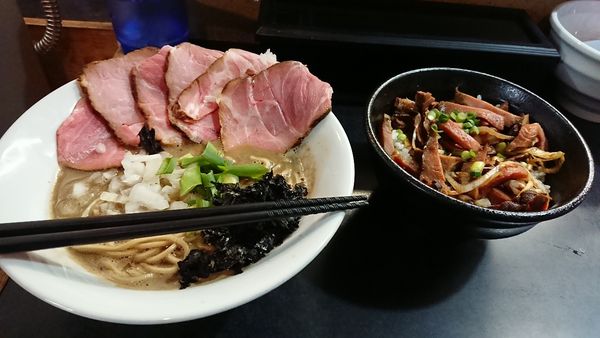 「チャーシュー濃厚そば１０７０+肉めし２５０」@麺処 晴の写真