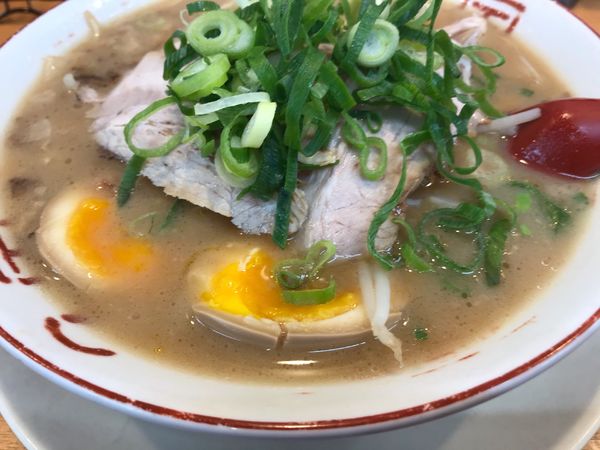 「煮卵ラーメン@790」@らーめん2国 伊川谷店の写真