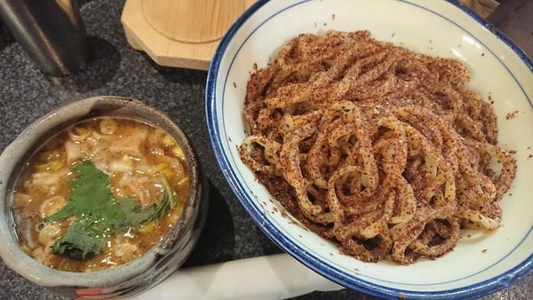 「つけ麺全粒粉400g1100円」@烈志笑魚油 麺香房 三くの写真