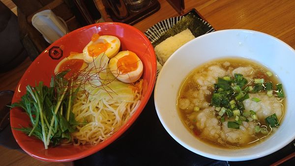 「博多あご出汁モツつけソバ 半熟味玉トッピング」@博多鶏ソバ 華味鳥 新宿三井ビル店の写真