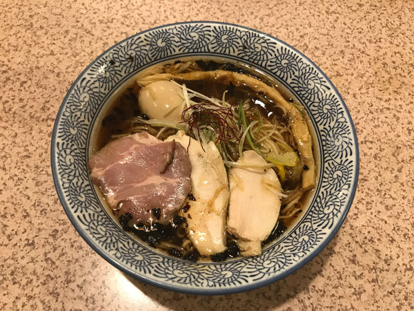 「淡麗味玉醤油そば」@麺処 かつ善の写真