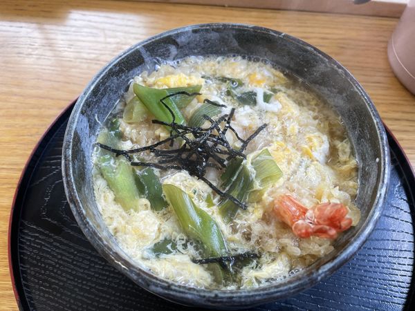 「和風天とじラーメン550円+カレー炒飯530」@大衆食堂まつの写真