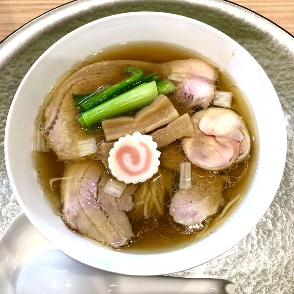 「羅臼昆布と鮭節の中華そば（ロース&バラチャー）￥1300」@中華そば 深緑の写真