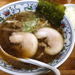 えびすらーめん 600円+半ライス(ランチ無料)