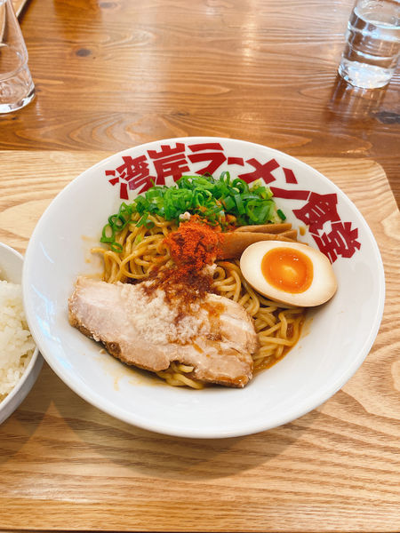 「辛みそ湾岸まぜそば」@湾岸ラーメン食堂の写真