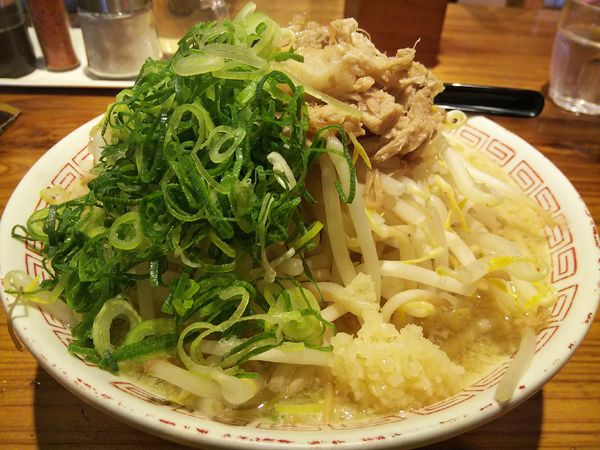 「味噌豚らーめん　※野菜増し＆ニンニクあり」@豚のさんぽ 大町駅前店の写真