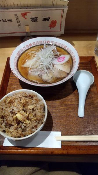 「中華そば780円、小椀のチャーハン120円+外税で990円」@中華そば おばん菜 鶴亀 恵比寿店の写真