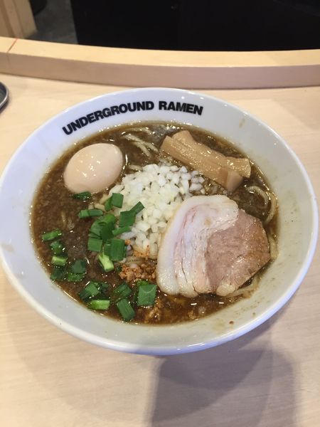 「背脂ラーメンライト」@UNDERGROUND RAMEN 頑者 コクーンシティさいたま新都心店の写真