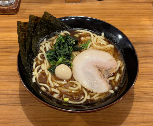 「黒家系ラーメン」@横浜家系ラーメン 壱角家 西船橋店の写真