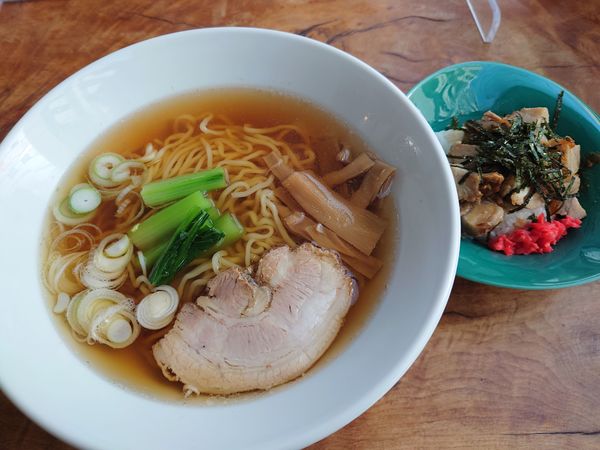 「中華そば＋ミニチャーシュー丼 900円」@中華そばTONTONの写真