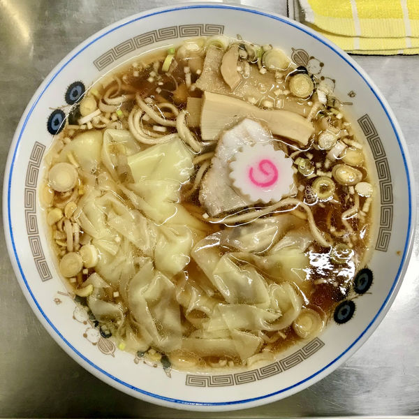 「サッポロラガービール赤星 ＋ チャシュー皿 → ワンタンメン」@中華そば みたかの写真