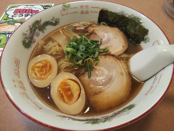 「煮干し醤油ラーメン　※クーポンで５００円」@勝園の写真