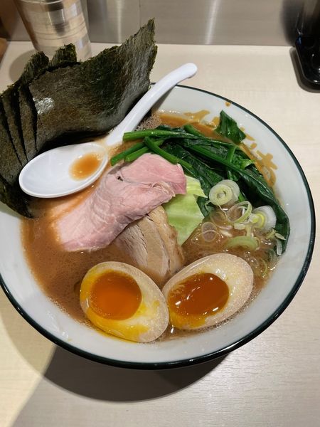 「ひなわラーメン（大盛）」@地鶏豚骨らーめん ひなわの写真