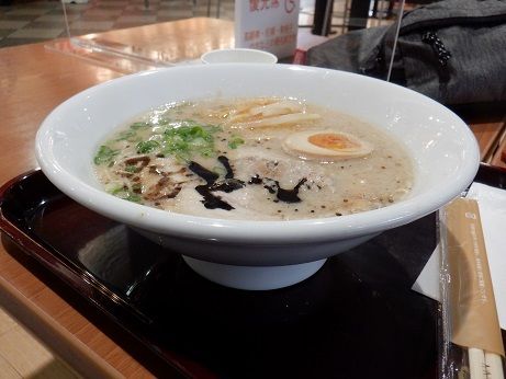 「華菜樓とんこつラーメン」@らーめん華菜楼の写真