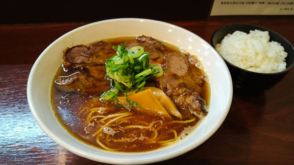 「正月限定/秋川牛煮干しらーめん+ライス」@らーめん 五ノ神精肉店 煮干し編の写真