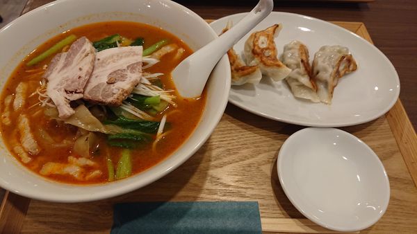 「ランチ担々麺(900円)」@竜香飯店の写真