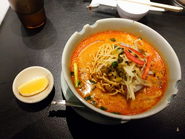 「カオソイ（1,150円）＋ジャスミンライス（50円）」@クルン・サイアム 大井町店の写真