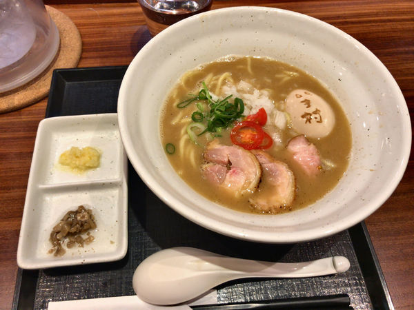 「鶏煮干しらぁめん(醤油)+味玉、玉子かけご飯(煮干飯)」@麺や いま村の写真