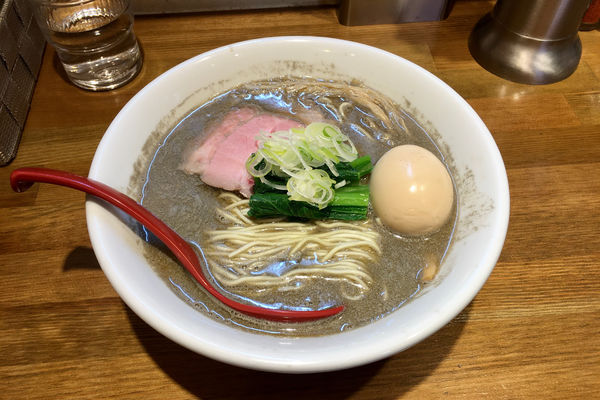 「【土曜限定】純ニボシラーメン＋味玉」@中華そばや 和凡の写真