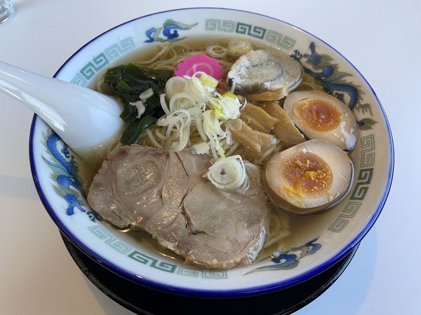 「函館味玉塩らーめん（大盛）・唐揚げ」@北海道ラーメン 熊源 北本店の写真