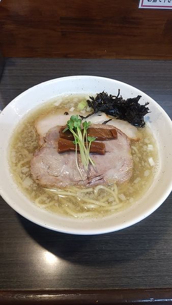 「塩煮干しﾗｰﾒﾝ」@ラーメンつけ麺 奔放の写真