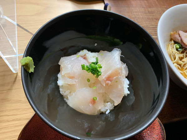 「真鯛昆布締め丼」@芛堂寺の写真