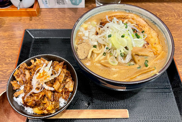 「中華そば＋チャーシュー丼」@つけそば 九六の写真