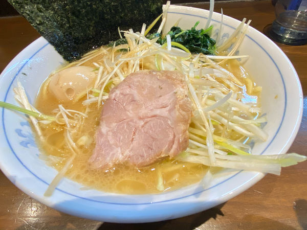 「ネギラーメン並¥850、味玉¥100」@横浜家系ラーメン 中島家の写真