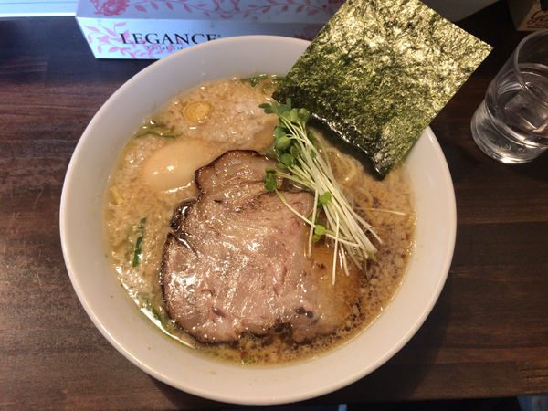 「背脂醤油らーめん（並）」@麺や まる喜の写真