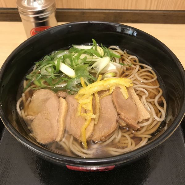 「鴨そば 九条葱添え（￥530）」@名代 箱根そば 登戸店の写真
