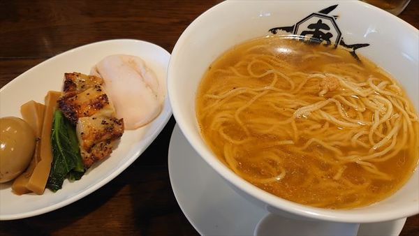 「塩鶏塩上湯麺＋味玉＋ぶためし」@麺屋 あごすけの写真