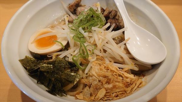 「背脂のまぜそば」@らーめん福の神 松岡店の写真