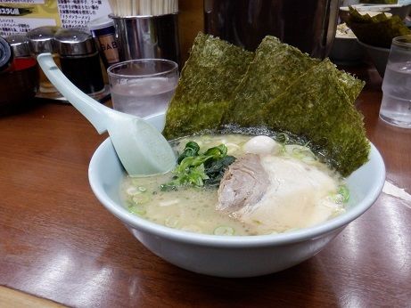「ハーフラーメン（醤油）」@ラーメン三國家 関内店の写真