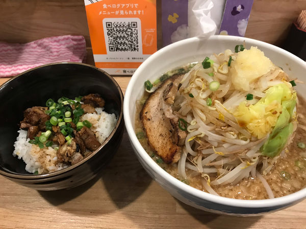 「豚骨醤油ラーメン」@まっちゃんラーメン 一筋 葛飾立石本店の写真