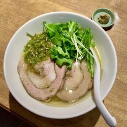 淡麗塩ラーメン