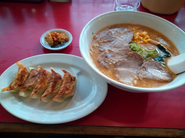 「味噌チャーシューメン中盛(＋サービス券３枚餃子無料＋無料キムチ)」@ラーメンショップ 福島西店の写真