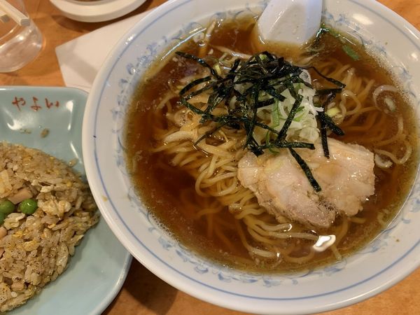 「ラーメン＋半チャーハン」@中華・洋食 やよいの写真