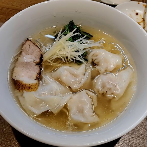 「帆立の雲呑麺XO醤付き（ハーフ）他」@雲呑麺のお店 おんわの写真