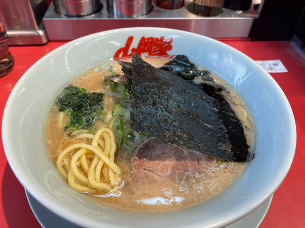 「醤油ラーメン670円」@ラーメン山岡家 水戸城南店の写真