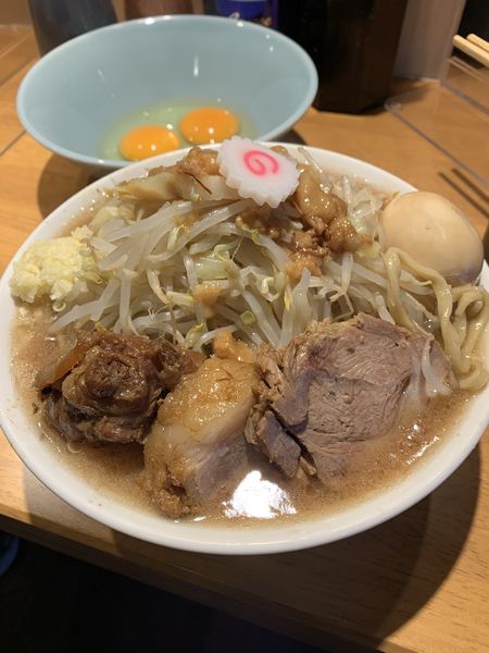 「ラーメン小850円 肉玉230円 生たまごダブル90円」@麺屋 神工の写真