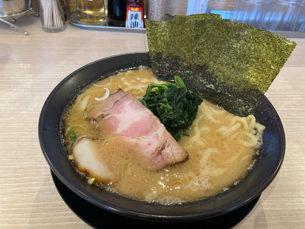 「豚骨醤油」@横浜家系ラーメン 印西家の写真