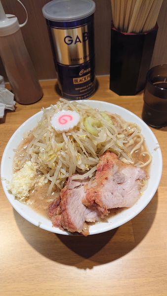 「ラーメン￥850ニンニクヤサイ」@麺屋 神工の写真