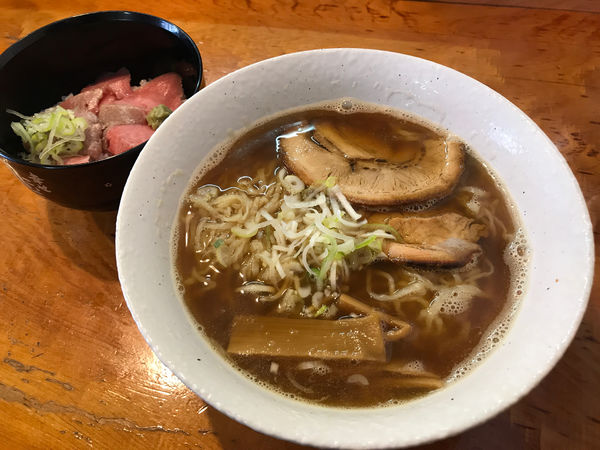 「手打中華と本まぐろ丼セット 1000円」@中華そば 山ちゃんの写真