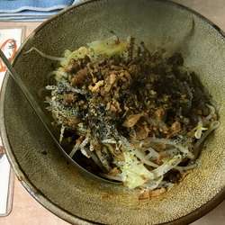 汁の無い坦々麺 880円