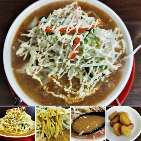 「竹ちゃんカレータンメン＋ニンニク醤油漬＋辛子マヨ＝1110円」@竹ちゃんタンメンの写真