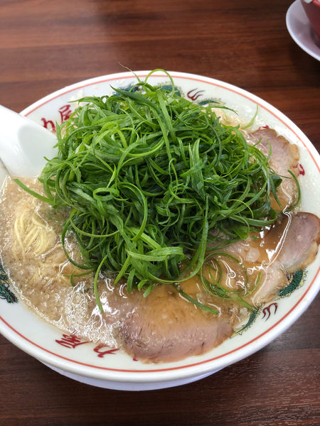 「特製九条ねぎラーメン大盛り、麺固め、アブラ多め」@ラーメン 魁力屋 竹ノ塚店の写真